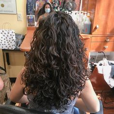 Long Layered Curly Hair, Long Curly Haircuts, Highlights Curly, Layered Curly Hair, Brown Curly Hair