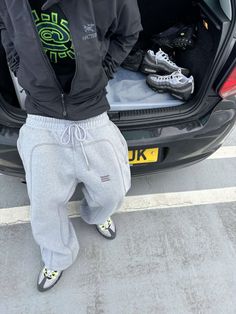 arcy am95 kroen nike x stussy tn Nike 95 Outfit, Nike Tn Outfit, Nike Tech Outfit, Baggie Outfit, Uk Street Style, Mens Scarf Fashion, Tech Outfit, Nike X Stussy, Guys Fits