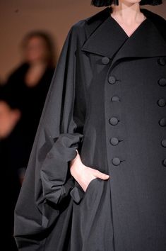 Yohji Yamamoto Coat, Japanese Fashion Designers, Abaya Designs, Abayas Fashion, Abaya Fashion, Looks Vintage