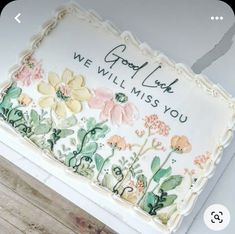 Flower Retirement Cake, Pretty Retirement Cakes, Flower Birthday Sheet Cake, Grad Cake Ideas Sheet Cake, Wildflower Sheet Cake Ideas, Decorating A Sheet Cake Ideas, Flower Sheet Cake Ideas, Floral Sheet Cake Birthday, Girly Sheet Cake