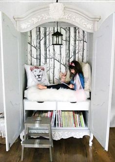 Reading Nook Diy, Narnia Wardrobe, Armoire Makeover, Baby Room Colors, Diy Wardrobe, Playroom Design, Farmhouse Furniture, Décor Diy, Tropical Garden