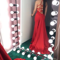 Low Back With Straps Train Front Slit Red And White Beading In The Front Halter V-Neck Line Nwt Offers Are Welcomed Mermaid Formal Gowns, Green Ball Gown, Prom Dresses Red, Prom Dress Color, Orange Chiffon, Long Formal Gowns, Royal Blue Prom Dresses, Trumpet Gown, Beaded Tulle