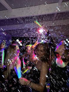 Party Season Aesthetic, Summer Birthdays Aesthetic, Rave Bday Party, Club Bday Party, Cyberpunk Birthday Party, Nightclub Birthday Party, Bday Party Inspo Aesthetic, Rave House Party, Sweet 16 Aesthetic Party Ideas