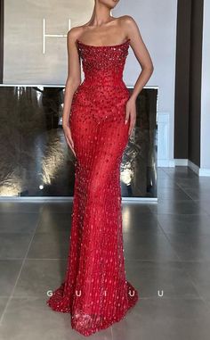 Elevate your style with our Mermaid Boat Neck Sleeveless Fully Sequined Beaded Long Prom Dress. The elegant boat neck and sleeveless design will showcase your shoulders, while the fully sequined and beaded details add a touch of glamour to your look. Complete with a train for a dramatic entrance. Prom Dress With Beading, Long Rhinestone Dress, 2017 Prom Dress, Megara Inspired Prom Dress, Gucci Prom Dress, Birthday Photoshoot Long Dress, Sequined Prom Dress, Prom Dresses Beaded, Prom Dress Cutout