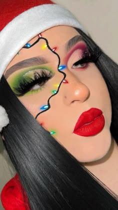 Christmas Themed Makeup Looks, Christmas Creative Makeup Looks, Winter Wonderland Makeup Ideas, Xmas Makeup Ideas, Christmas Sfx Makeup Ideas, The Grinch Makeup Easy, Christmas Light Makeup, Simple Grinch Makeup, Elf Makeup Ideas