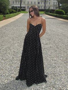 43101788733487|43101788766255|43101788799023 Chic European Outfits, Long Robes, A Line Long Dress, Strapless Long Dress, Polka Dot Maxi Dresses, Paris Outfits, Sling Dress, Suspender Dress, Long Summer Dresses