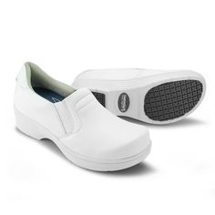 Designed with Healthcare Professionals to provide the highest level of comfort, support and protection, Hawkwell Pro are the best shoes for nurses. Inside its iconic silhouette is a roomy reinforced toe box, a deep heel cup and arch support mean a secure fit that helps prevent back, leg, foot pain and fatigue.The anti-fatigue rocker bottom assists with forward motion while walking to add hours of comfortable support throughout your day.With many colors and patterns to choose from, you'll be able Nurse Clogs, Clogs For Women, Nursing Clogs, Nursing Shoes, Foot Pain, Womens Clogs, Black Love, Healthcare Professionals, Casual Shoes Women