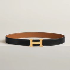 Reversible Belt. 9/10 Condition Some Slight Scratches On Buckle. Worn 3 Times If That, Has Been Sitting In My Closet. It Is Too Big For Me. Size Is 75 Brushed Gold Buckle Gold/ Black 100% Authentic Comes With Buckle Dust Bag And Belt Dust Bag With Original Paper Stuffing H Belt, Hermes Jewelry, Hermes Belt, Hermes Accessories, Designer Belts, Reversible Belt, Hammered Gold, Chanel Belt, Small Leather Goods