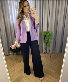 Style Purple Blazer, Lilac Blazer Outfit Work, Colored Blazer Outfits Business, Lavender Blazer Outfits For Women, Purple Office Outfit, Blazer Morado Outfits, Blazer Lila Outfits, Purple Blazer Outfits For Women, Purple Business Outfit