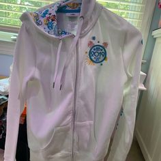 Limited Edition 2019 White Zip Up Hoodie Jacket From Walt Disney World. In A Size Small And New With Tag. Nightmare Before Christmas Hoodie, Mickey Mouse Jacket, Black Hooded Jacket, Disney Jacket, Black Moto Jacket, Mickey Mouse Sweatshirt, Disney Hoodies, Y2k Jacket, Pullover Windbreaker