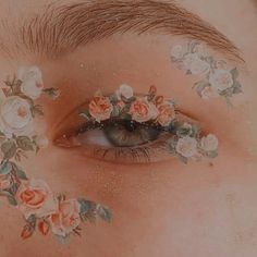 Arte Glitter, Istoria Artei, Peach Aesthetic, Makijaż Smokey Eye, Angel Aesthetic, Aesthetic Eyes, Eye Makeup Art, Aesthetic Themes, Pretty Eyes