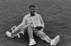 lonnie johnson drawing easy African American Inventors, Nasa Engineer, Super Soaker, Nasa Missions, American Legend, Inventors, Lost In Space, Time Life, People Struggle