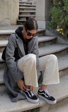 Vibey Outfits Winter, Rugs In Living Room Minimalist, Women’s Street Style, Looks Black, 가을 패션, Outfit Inspo Fall, Looks Style, Mode Inspiration