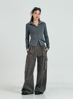 Baggy Maxi Cargo Pants CO14 by Lewkin. We provide worldwide shipping directly from Seoul, South Korea, an epicenter of Asian fashion renaissance. Lewkin Fashion, Hyein Seo Fashion, Cargo Pants Styling, Korea Style, Womens Cargo Pants, Styling Cargo Pants Women, Gray Cargo Pants Outfit, Baggy Pants Outfit, Cargo Outfit