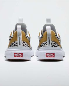 Customs Safari UltraRange EXO Work Tennis Shoes, Black Vans Outfit, Exo Skeleton, Nike Shoes Women Fashion, Vans Outfit, Van Doren, White Tennis Shoes, Best Walking Shoes, Custom Vans