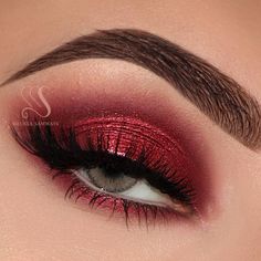 Red Eyeshadow Looks, Red Eyeshadow Makeup, Red Eyeshadow Look, Red Makeup Looks, Quinceanera Makeup, Holiday Makeup Tutorial, Prom Eye Makeup, Prom Makeup Looks