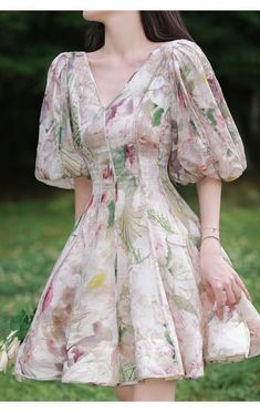 Black And Pink Floral Dress, Fall Fashion Looks, Trendy Fall Fashion, Simple Frocks, Frock Fashion, Korean Fashion Dress, Frock Design, Stylish Dress Designs, Trendy Fall