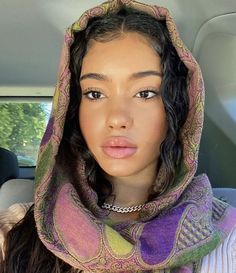 Christian Veils, Mode Turban, Pretty Makeup, Pretty Face, Aesthetic Girl, Pretty Woman, Pretty People, The Back, Beautiful People