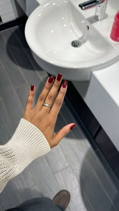 Short Square Dark Red Nails, Dark Cherry Red Nails Design Square, Burgundy Nails Short Square, Autumn Nails Square Short, Short Square Burgundy Nails, August Square Nails, Short Acrylic Nails Fall 2024, Wine Fall Nails, Square Burgundy Nails