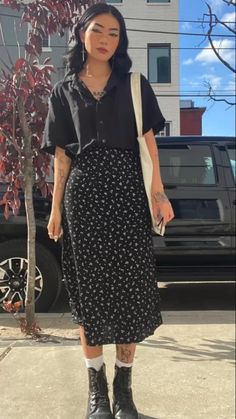 Skirt ideas for back to school Business Casual Outfits With Docs, Business Casual Edgy Chic, Comfy Outfits For Teachers, Edgy Work Outfits Summer, Indie Outfit Inspo Summer, Summer Emo Fits, Whimsigoth Business Casual, Alt Business Casual Outfits, 2nd Date Outfit