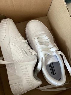 Puma White Sneakers, White Puma Shoes, Puma Shoes Women, White Puma Sneakers, Jean Beige, Puma Carina, White Puma