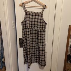 Very Versatile Dress That Is Light Weight Enough To Wear In The Summer But Easy To Layer For Fall And Winter. Linen Material. One Size Fits Most, Drawstring To Cinch Waist. Bust/Waist About 18.5", Length From Shoulder Is About 41". Last Picture Is Of A Similar Styled Dress With The Same Fit, For Reference. Knee Length Dresses Casual, Pink Sleeveless Dress, Midi Dress Formal, Reversible Dress, Denim Midi Dress, Midi Slip Dress, Black Velvet Dress, Linen Material, Medium Dress