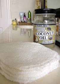 How to wash your face with coconut oil... - no more pimples or dryness...and my acne scars healed! Body Scrubs, Coconut Oil Uses, Healthy Practices, Acne Tips, Skincare Ideas, Facial Tips, Make Up Remover, Beauty Remedies, Facial Cleansers