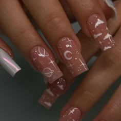 There's a new beauty trend taking over Instagram and it's absolutely stunning. Say hello to "quartz nails". 2023 Pink, Nails Gold, Gold Nail, Nails Square, Nails Blue, Nails Prom, Nails Red, Pink Prom