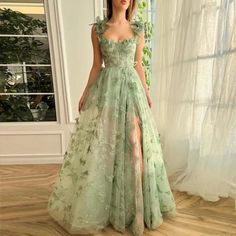 Ballkleid A-Linie Schmetterlingsspitze Lila Korsett mit Schlitz Fairy Prom Dress, Corset Prom Dress, Dress Butterfly, Butterfly Lace, Prom Dress Shoes, Graduation Gown, A Line Evening Dress, Corset Dress Prom, Lace Homecoming Dresses