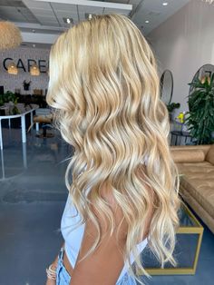 Dream Hair Blonde, Honey Brown Blonde Hair, Blonde Hair Highlights Ideas, Light Golden Blonde Hair Color, Really Blonde Hair, Bright Golden Blonde Hair