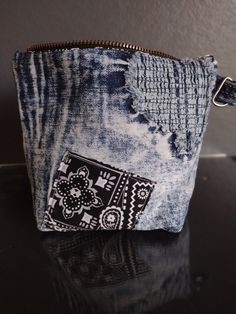 This Fiesta little, purse, is made out of recycled denim, and has a patch of bandana on the outside and inner lining. it can be used for your lips stick and gloss, ID and Credit cards, change or anything else you would carry in you purse. it is something stylish to carry in you purse, or bag. Bandana Purse, Black And White Bandana, White Bandana, Upcycled Denim, Recycled Denim, Denim Bag, Toiletry Storage, Cosmetic Bags, Credit Cards