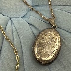 Beautiful Vintage Gold Over Sterling Engraved Or Etched Locket With 1/20 12 Kgf Chain Link Necklace: Carry A Favorite Photo, Note Or Lock Of Hair In This Lovely Vintage Locket! - Etched Floral Design On One Side And Mekhala, Goddess Of Lighting, On The Other Side - Chain Link Necklace Marked '1/20 12 Kgf' (Gold Filled) On The Clasp - Double Locket Marked "Siam Sterling' On Both Sides - Spring Ring Clasp - Circa: Most-Likely Pre-1939 But Could Be As Late As The 1950's, 1960's Or 1980's (Siam Beca Vintage Gold Locket Necklace, Gold Locket Necklace Oval, Antique Locket Aesthetic, Gold Vintage Necklaces, Real Vintage Jewelry, Golden Locket Necklace, Vintage Locket Necklace Victorian, Golden Locket Aesthetic, Old Locket Necklace