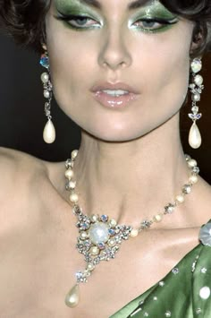 PEARLFECION Shalom Harlow, Christian Dior Haute Couture, Dior Haute Couture, Makeup Eye Looks, Editorial Makeup, Makeup Goals, Creative Makeup, Artistry Makeup, Pretty Makeup