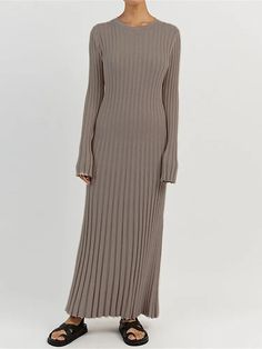 Elegant Ribbed Knitted Dress - Perfect for Autumn and Winter Fashion Long Knitted Dress, Maxi Dresses Fall, Office Dresses For Women, Knit Maxi Dress, Dress Autumn, Ribbed Dress, Bodycon Maxi Dresses, High Waist Fashion, Long Dress Casual