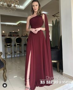 Long Skirt Blouse Designs Indian, Formal Day Wedding Guest Dress, Sister Of The Bride Dress, Vestidos Color Vino, Beautiful Gown Designs, Braidsmaid Dresses, Fancy Short Dresses, Gorgeous Bridesmaid Dresses, Bride Dress Simple