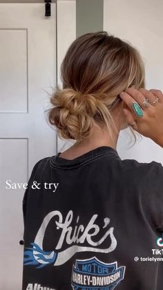 Preppy Hairstyles, Hairstyle Examples, Cute Hairstyles For School, Cute Simple Hairstyles, Bun Tutorial, Easy Hair Updos, Hair Tips Video, Work Hairstyles