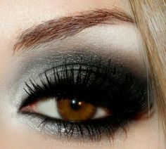 Silver smokey eye 2000s Smokey Eye, Silver Smokey Eye, Eye Beautiful, Black Smokey Eye, Smoky Eyes, Beauty Eyes, Cut Crease, Makati, Love Makeup