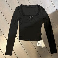 Black Longsleeve Lace Trim Top. Never Worn, Tag Still On And Perfect Condition. Cute Aesthetic Tops, Black Shirt Long Sleeve, Slytherin Clothes, 70 Outfits, Closet Clothing, Black Lace Shirt, Dr Closet, Black Lace Crop Top, Black Shirts Women