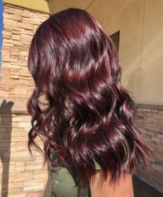 Cherry Hair Color Dark, Hair Color Inspiration Curly Hair, Marron Red Hair Color, Burgundy On Brown Hair, Burgundy Hair On Brown Hair, Dark Red Plum Hair, Cherry Pepsi Hair Color, Cherry Colour Hair, Reddish Purple Hair Burgundy