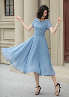 Cute Dresses Long Modest, Dusty Blue Casual Dress, Light Blue Business Outfit, Modest Dresses Christian, Blue Tea Dress, Simple Blue Dress, Chiffon Dress Bridesmaid, Simple Beach Wedding Dress, Prom Details