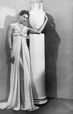 * Robe Vionnet - Hattie Carnegie 1937 © Man Ray Madeleine Vionnet Couture, Dress Fashion Photography, Italian High Fashion, Blithe Spirit, Madame Gres, Hattie Carnegie, Josephine Baker, Marlene Dietrich