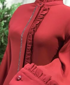 Blouse Casual Fashion, Mode Abaya, Modest Dresses Casual, Floral Dress Casual, Stylish Work Attire, Muslim Fashion Dress, Sleeves Designs For Dresses, Chiffon Fashion, Designer Dresses Casual