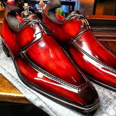 Red Dress Shoes, Alligator Dress Shoes, Smart Wear, Gents Shoes, Leather Shoes For Men, Awesome Shoes, Bespoke Shoes, Best Shoes For Men, Shoe Design