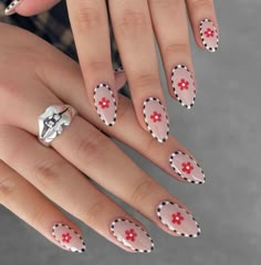 Cute Almond Nails, Nail Design Glitter, Manicured Nails, Valentine Nail, Brown Nail, Square Nail, Short Almond, Gold Nail, Flower Nail Designs