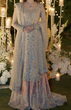 Pakistani Bridesmaids Outfits, Engagement Bride Dress, Baat Pakki, Pakistani Bridal Couture, Trending Home Decor, Engagement Bride, Nikkah Dress