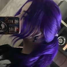 Bright Purple Hair, Dark Purple Hair, Dyed Hair Purple, Hair Streaks, Dyed Hair Inspiration, Hair Inspiration Short, Pretty Hair Color, Hair Color And Cut, Dye My Hair