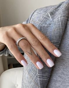 Short March Nails, Pretty Short Nail Designs, Nail Designs March, March Nails Spring, March Nails, Nagellack Trends, Classy Acrylic Nails