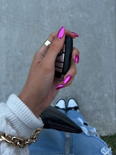 Barbie Chrome Nails, Hot Pink Chrome Nails, Nails Pink Chrome, Barbiecore Nails, Dreamy Nail, Pink Chrome Nails, Unghie Nail Art, Wow Nails, Pink Chrome