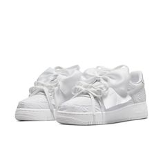 DV4244-111 Decorated Air Force 1, Cute Off White Shoes, Cute Shoes To Buy, Cute Designer Shoes, Stuff I Want To Buy, Back To School Shoes 2024, Shoes To Get For School, Trendy Shoes Sneakers For Women, Shoes To Get