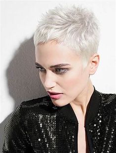 Excellent Short Gray Pixie Haircuts for Long Faces – HAIRSTYLES Grey Hair And Glasses, Haircut Gray Hair, Super Short Haircuts, Short White Hair, Medium Bob, Really Short Hair, Super Short Hair, Short Grey Hair, Very Short Hair